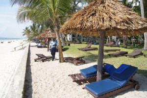 Strand und Garten vom Resort